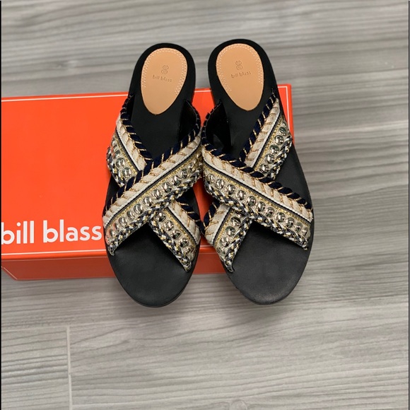 🆕 NIB BILL BLASS JADEN SLIDE SANDALS. Calling all winter vacationers ! - Picture 6 of 8